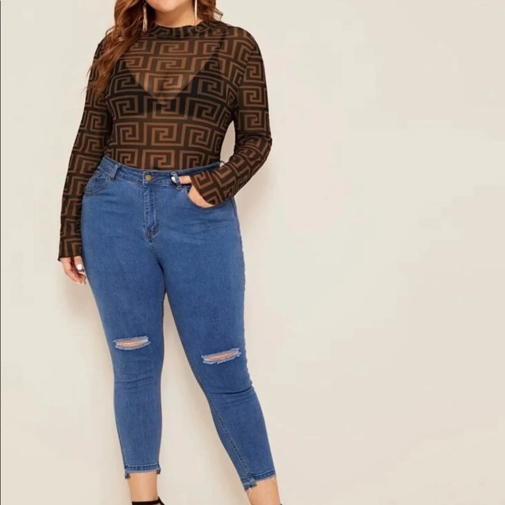 👀See through pattern top👀